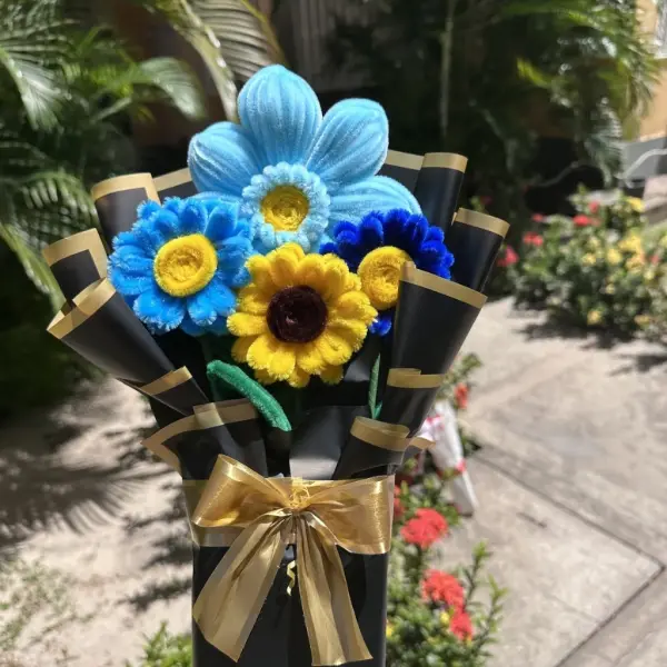 Buquê de Girassóis azul e amarelo, foto 2